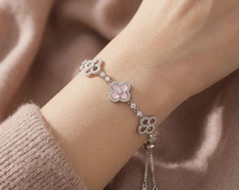 桜のクローバーブレスレット、四つ葉の真珠貝ブレスレット