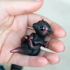 Cute dragon figurine, Baby Dragon sculpture, tiny dragon toy