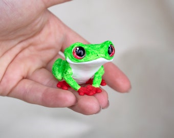cute frog figurine, reptile figurine, FUNNY frog sculpture
