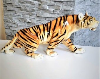 RARITY!! Original, first choice! Giant Royal Dux Bengal tiger, 38 cm long! Hand-painted
