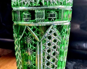 Very beautiful Valasska Bela, green, lead crystal vase, hand-cut