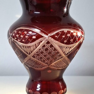 Bordeaux lead crystal vase, hand-cut