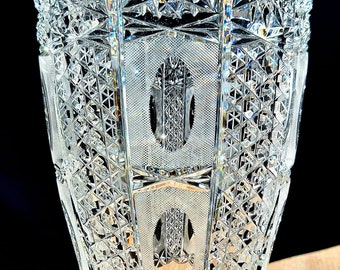 Magnificent, large lead crystal vase, hand-cut