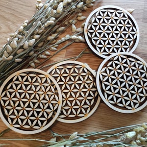 4x Untersetzer Set aus Holz Blume des Lebens, 6mm, Tischdeko, Tischset, Geschenkset, Gläser, Tassen, Esotherik in Wunschfarbe