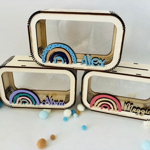 Regenbogen Spardose personalisiert mit Namen in Wunschfarben, Sparbüchse, Sparschwein, Geldgeschenk, Geschenk zur Geburt, Taufe, Geburtstag