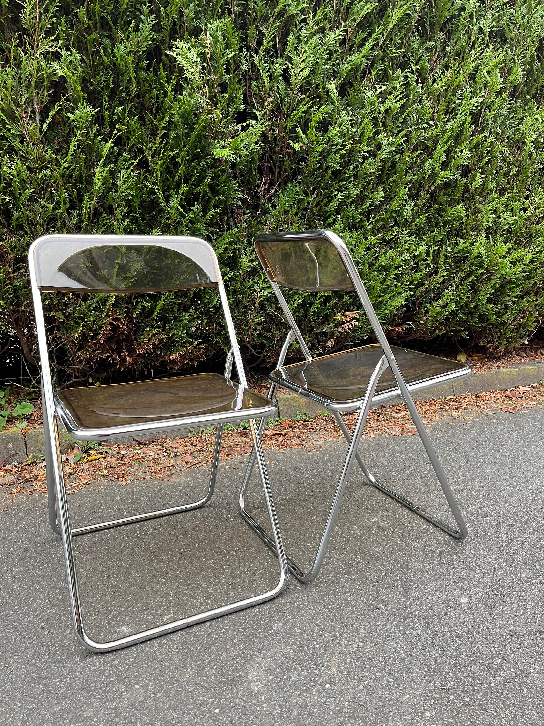 Vintage Folding Chair From the 70s – Transparent Plexiglass