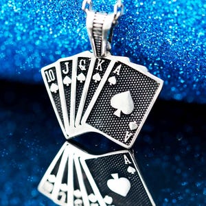 Collier cartes de poker en argent sterling | Pendentif Spades Royal Flush | Bijoux porte-bonheur unisexes faits main | Cadeau pour elle et lui, bijoux de casino