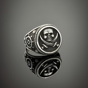 Handmade Sterling Silver Skull Ring, Unique Gothic Statement Jewelry, Gift for Him/Her, Boho Punk Style, Adjustable Silver Ring, Luxury Ring