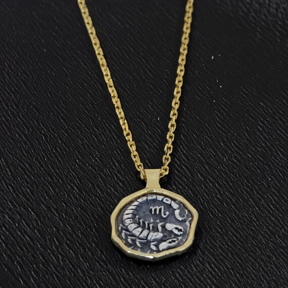 Collana Scorpione Zodiaco In Argento 925 Con Ciondolo Placcato Oro E Cristallo - 25 Mm