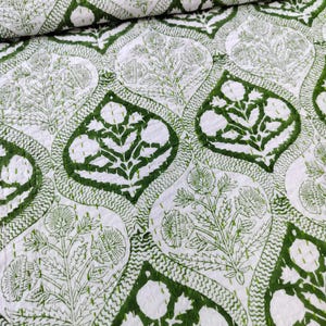 Green Floral Kantha Quilt Handmade Indian Bedcover Hand Block Print Kantha Throw Green Leaf Beautiful Hand Stitching Kantha Quilt Queen size