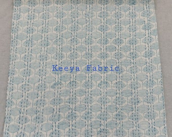 Colcha Kantha Floral Feita à Mão: Edredom de Algodão Azul com Estampa Manual em Blocos de Madeira