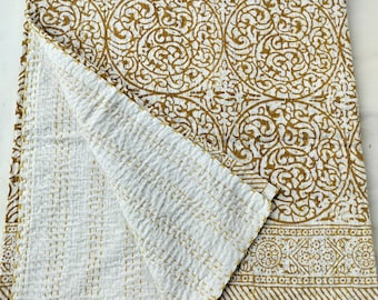 Handgemaakte kantha-quilt: katoenen sprei met bruine bloemenhandblokprint