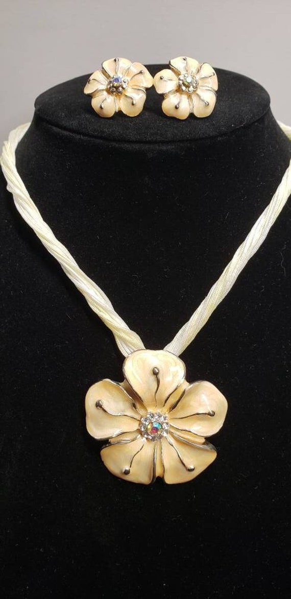 Enamel Flower Pendant Necklace & Earrings Set with