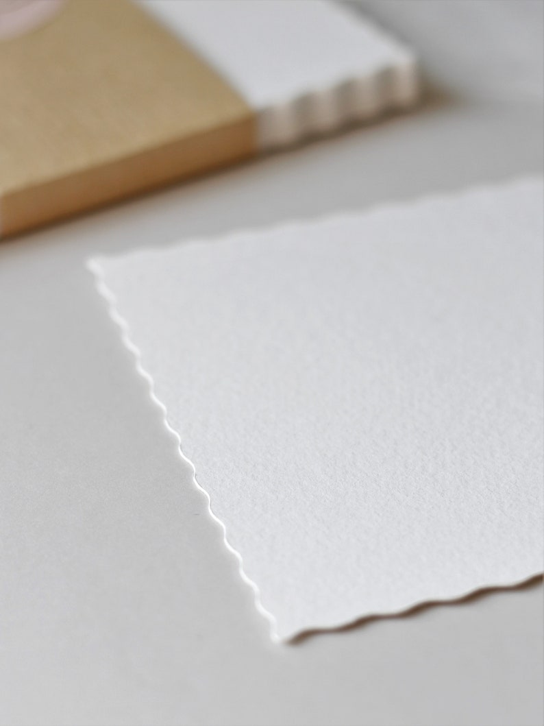 Detailbild von dem mattem, strukturiertem Naturpapier (300 g/m²)