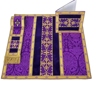 Burse, maniple and chalice veil