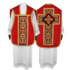 Roman Chasuble with stole, burse, maniple and chalice veil. Embroidery on velvet
