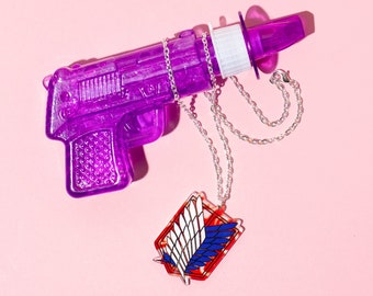 Colgante acrílico de Attack on Titan, cadena de acero inoxidable
