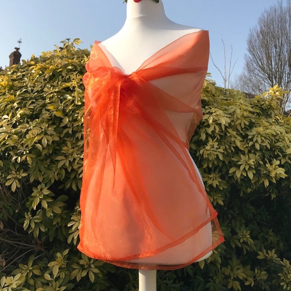 Châle en organza orange brûlé doux, étole, haussement d'épaules, boléro, demoiselle d'honneur, bal de promo, fête, soirée, taille 19 x 78 po.