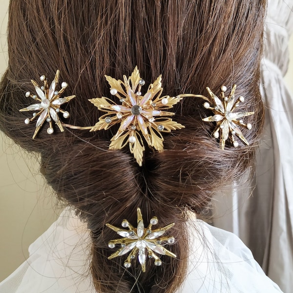 Celestial bridal hair comb set, Edgy  bridal headpiece with vintage flair stars for a boho winter wedding, Personalized bridal headpiece