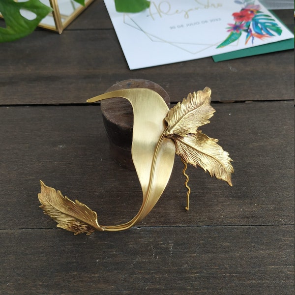 Bird wedding hair accessory, Bridal hair comb from brass with Gold Hummingbird, Bridal hair pin, Boho hair accessories wedding, Hairjewelry