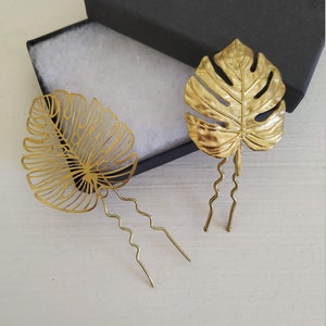 Set of 2 Leaf bridal hair pins for Resort wedding, Resort Gift for Her, Leaf Hair Jewelry, Minimalist hair accessory, Monstera