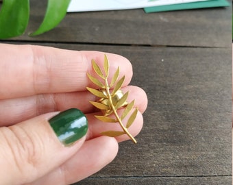 Leaf Ear Climber, Fern Leaf Ear jewelry, Palm leaf Ear Cuff,  Non pierced Gold plated Earrings for Her, Ear climber, Edgy Ear Cuff, Ear Cuff
