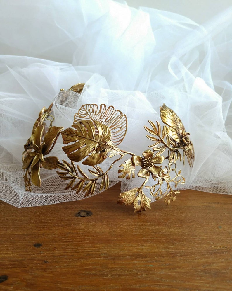 Leaves jewelry bridal crown for Boho beach wedding, Bridal headpiece, Semi Bridal wreath with monstera leaves, Summer wedding headpiece image 8