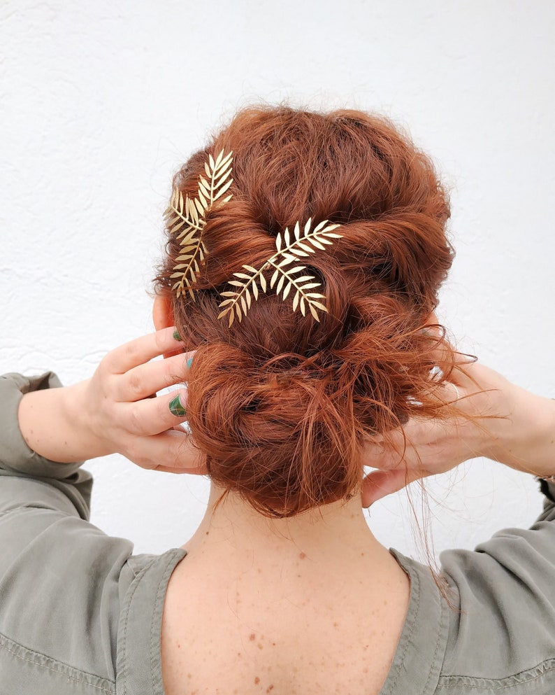 Beach wedding hair pins with tropical leaves, Tropical wedding headpiece with Gold Palm leaves, Bridal hair piece for beach boho wedding image 1