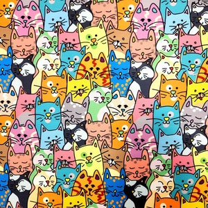 Levendige kleurrijke kattenstof voor doe-het-zelfprojecten, leuke cartoon kattenprint, grillige en speelse veelkleurige kattengezichtstof voor kinderen knutselen