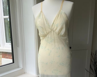Vintage 1930s Bias Cut Lightweight Soft Rayon Acetate Slip Dress Creamy Lemon Floral Design Lace Floaty Shaped Bodice Small Size