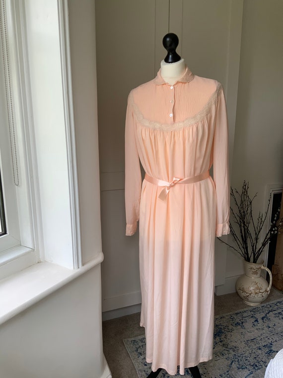 Vintage Original 1950s French Pale Peach Nightgown