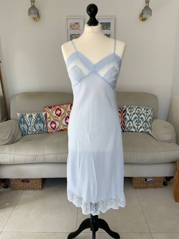 True Vintage 1940s 1950s Unworn Pale Blue Slinky R