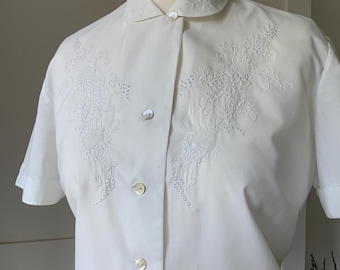 Vintage White Cotton Embroidered Blouse Short Sleeves Peter Pan Collar Bust 36 37 M