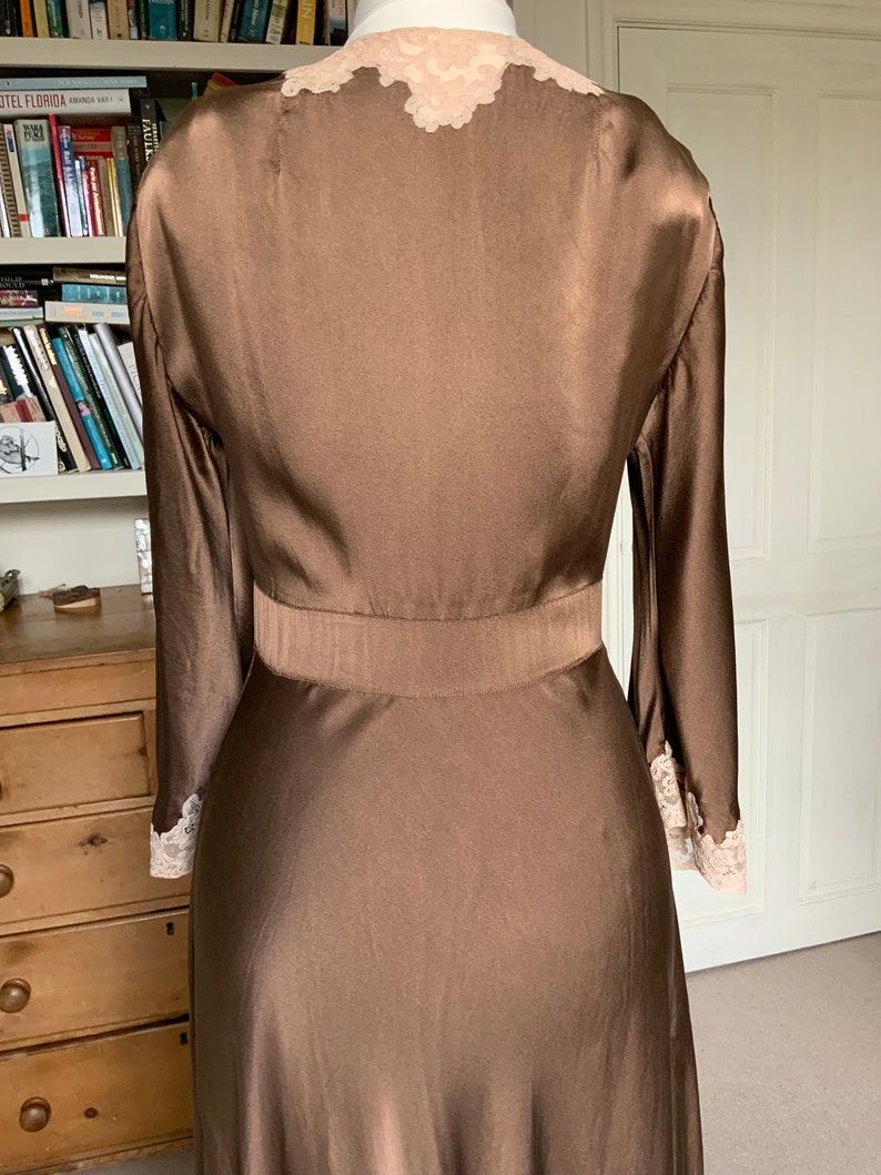 True Vintage 1940s 1950s Handstitched Bespoke Silk French Lace Peignoir ...