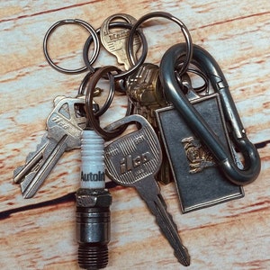 Noizzy Hellaflush Illest Car Key Chain Auto Key Ring for Men Fashion Accesso Black