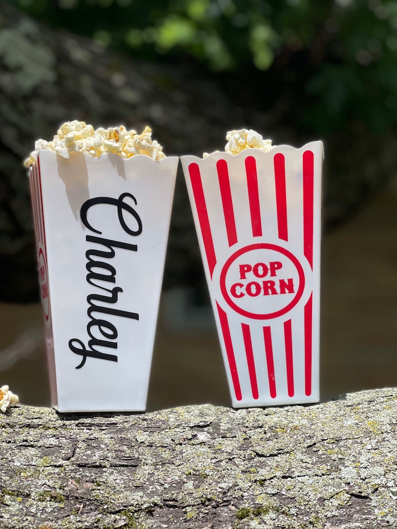 Seaux de pop-corn personnalisés, fête d'anniversaire, soirée cinéma, soirée en famille, cadeau de Noël, fête d'enfants, réutilisable, cadeaux, pop-corn, faveur de soirée pyjama image 1