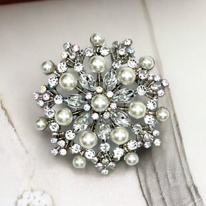 Elegant Pearl Brooch Pin Formal White Pearl Crystal Iridescent Rhinestone Statement Brooch Pin Pendant Lovely Gift for Her Mom image 4