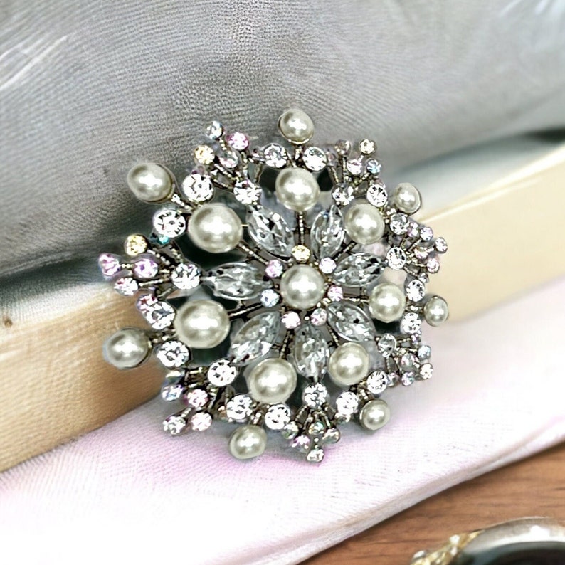 Elegant Pearl Brooch Pin Formal White Pearl Crystal Iridescent Rhinestone Statement Brooch Pin Pendant Lovely Gift for Her Mom image 7