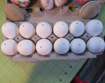 Cascas de ovos de galinha extragrandes, brancas e sopradas à mão; ovos ocos, limpos e vazios - ótimos para artesanato, pysanky (pintura decorativa tradicional chinesa), decoração de cozinha rústica.