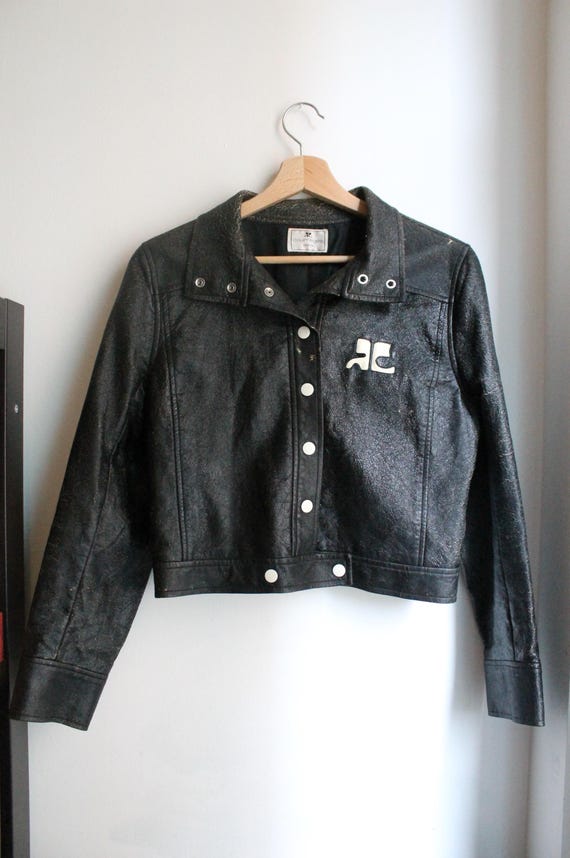Veste Courrèges en vinyle noir logo Courrèges blanc taille 38