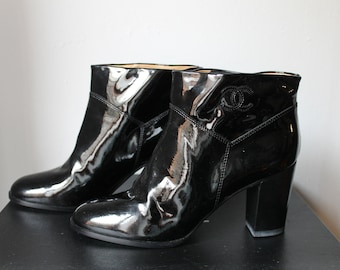 Chanel pair of new patent leather ankle boots size 40