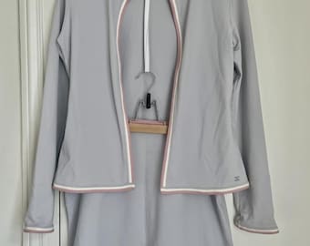 Chanel Cruise catwalk jasje en rok set, grijs/lila, maat 40/42