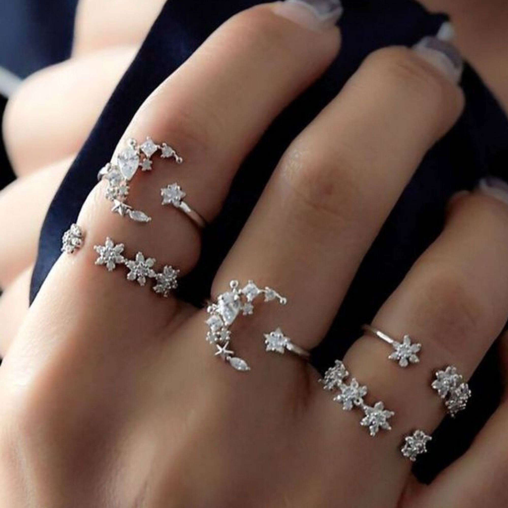 Five finger store ring set