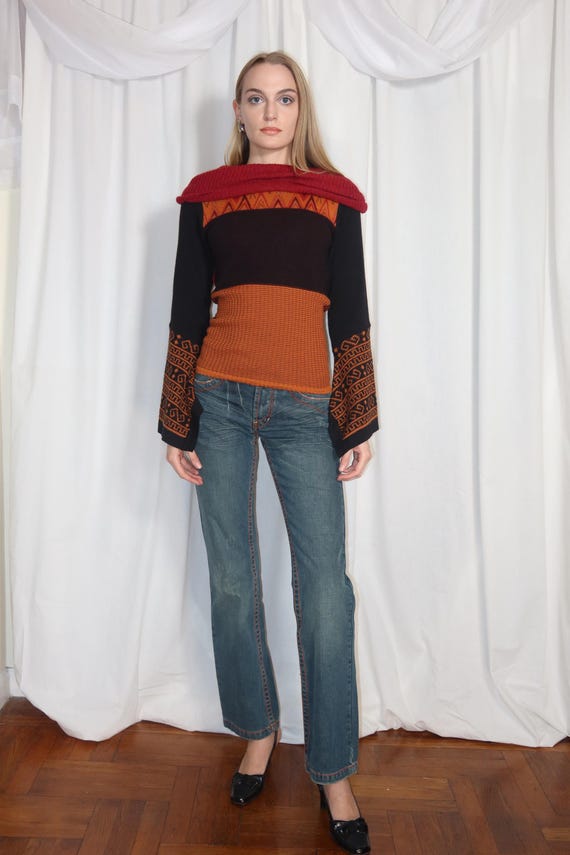 Save The Queen! Sweater