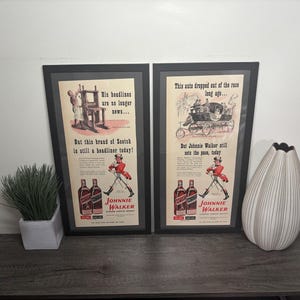Set of 2 Vintage Framed 1943 Johnnie Walker Scotch Whiskey Advertisements *Antique Mid Century Bar Decoration* bild 5