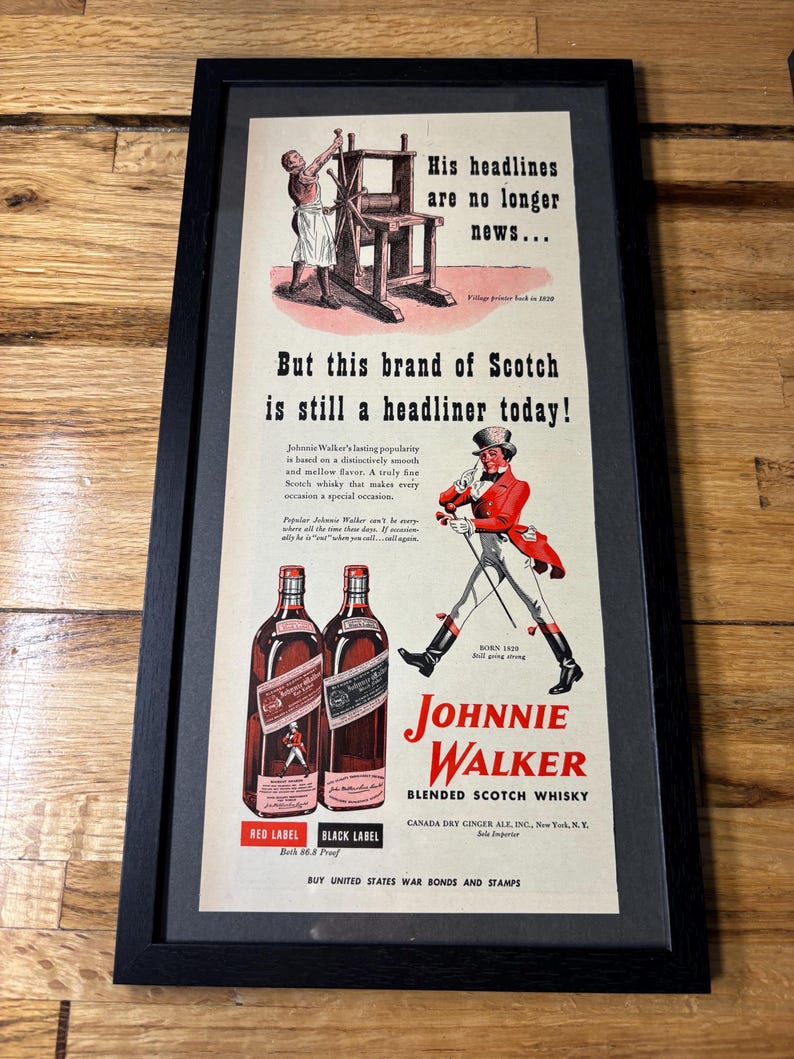 Set of 2 Vintage Framed 1943 Johnnie Walker Scotch Whiskey Advertisements *Antique Mid Century Bar Decoration* bild 4