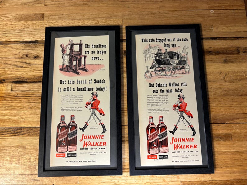 Set of 2 Vintage Framed 1943 Johnnie Walker Scotch Whiskey Advertisements *Antique Mid Century Bar Decoration* bild 2