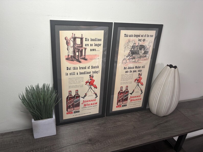 Set of 2 Vintage Framed 1943 Johnnie Walker Scotch Whiskey Advertisements *Antique Mid Century Bar Decoration* bild 9