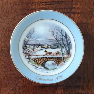 1979 Vintage Plate - Etsy