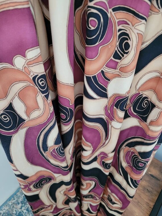 1970s vintage dress. fabulous Fun swirl print wit… - image 8